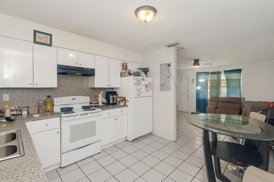More Photos Of 1911-1915 SW 4th Ave, Fort Lauderdale Apartments For Sale