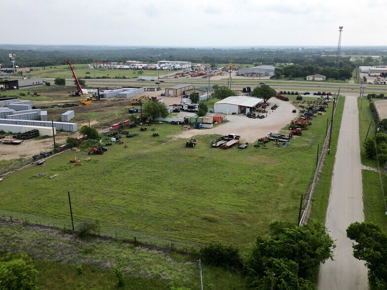 More Photos Of 3456 S Burleson Blvd, Alvarado Freestanding For Sale