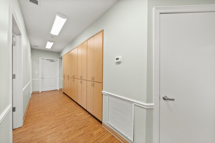 More Photos Of 2567 Huntcliff Ln, Panama City Medical For Lease