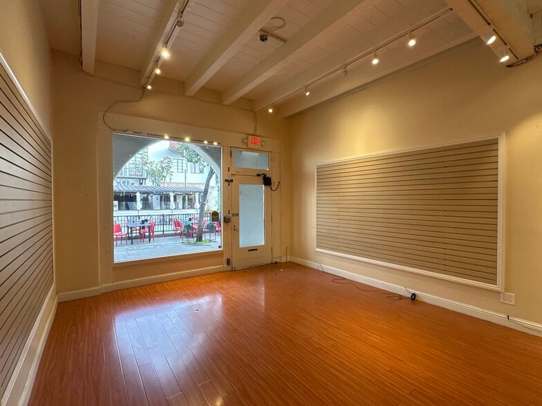 More Photos Of 532-536 Ramona St, Palo Alto Storefront For Lease