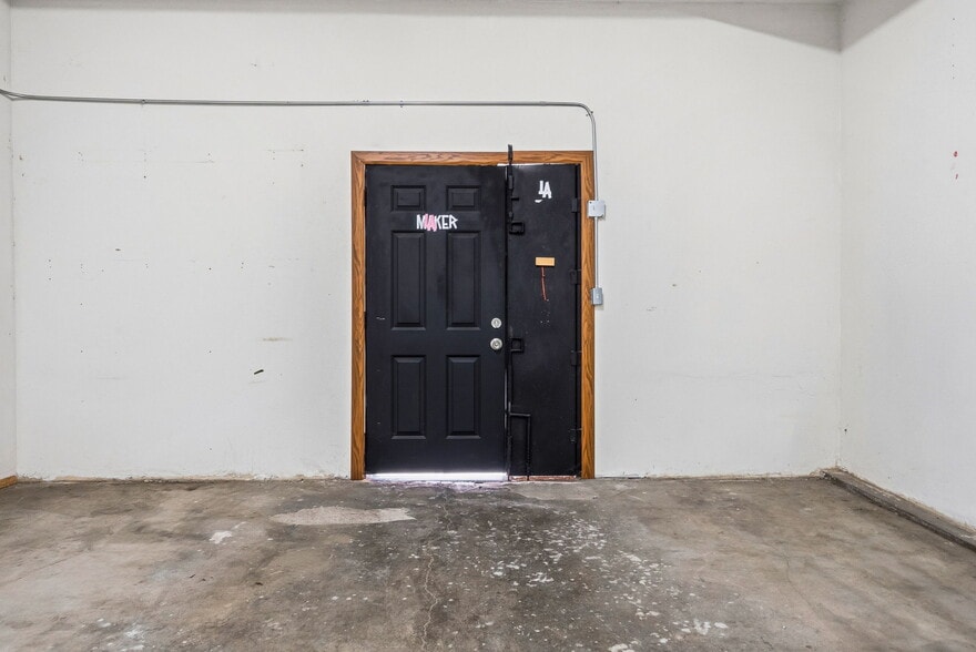 More Photos Of 586 W Avenue 28, Los Angeles Warehouse For Lease