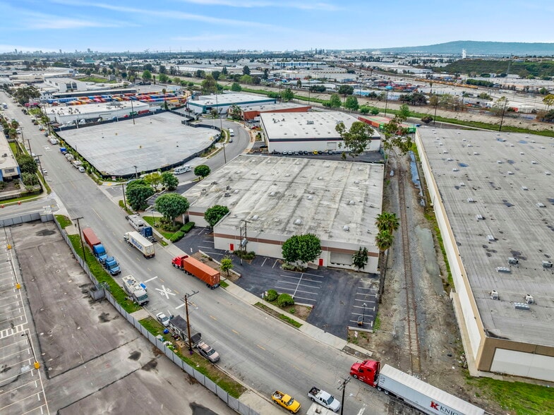 More Photos Of 18737 S Reyes Ave, East Rancho Dominguez Distribution For Sale