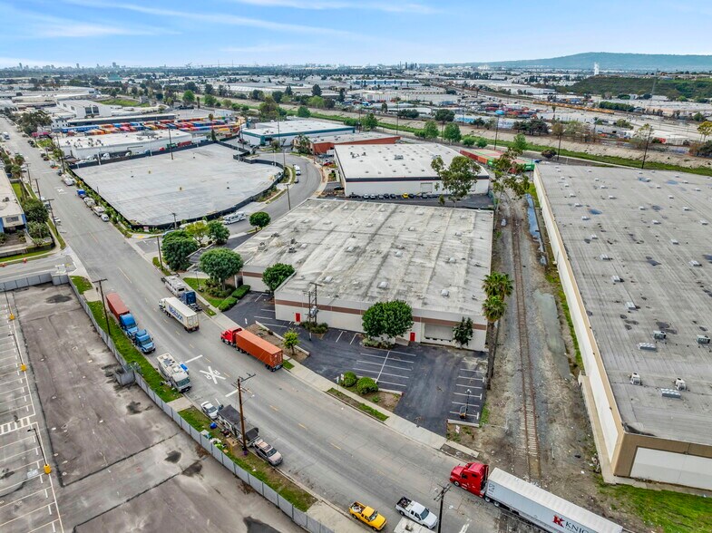 More Photos Of 18737 S Reyes Ave, East Rancho Dominguez Distribution For Sale