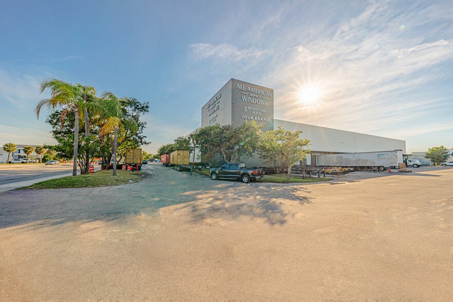More Photos Of 6001 Powerline Rd, Fort Lauderdale Showroom For Lease