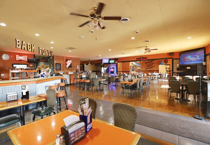 More Photos Of 15952 Oakley Rd, Chesaning Freestanding For Sale