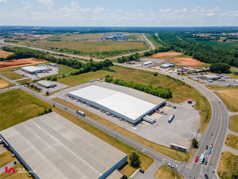 More Photos Of 1136 Dunlop Ln, Clarksville Warehouse For Lease