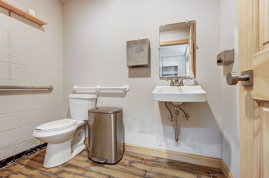 More Photos Of 1558 Waverly Ave, Cincinnati Schools For Sale