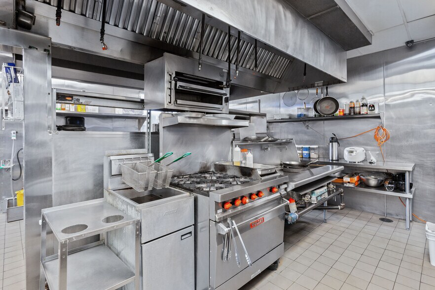 More Photos Of 102 Clinton Center Dr, Clinton Restaurant For Sale