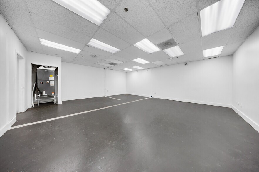 More Photos Of 2601 NW 105th Ave, Miami Warehouse For Sale