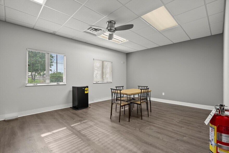 More Photos Of 24051 S Northern Illinois Dr, Channahon Truck Terminal For Sale