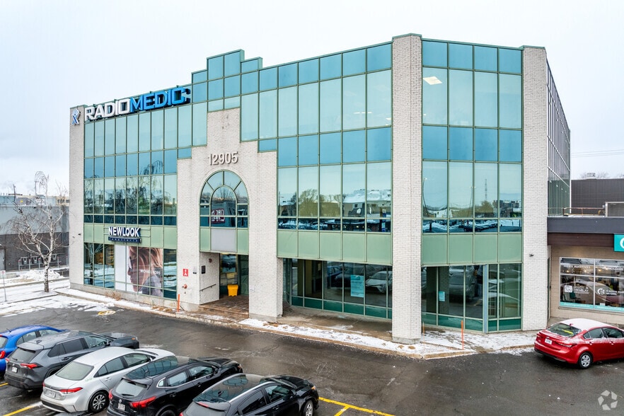 Primary Photo Of 12905 Rue Sherbrooke E, Montréal Medical For Lease