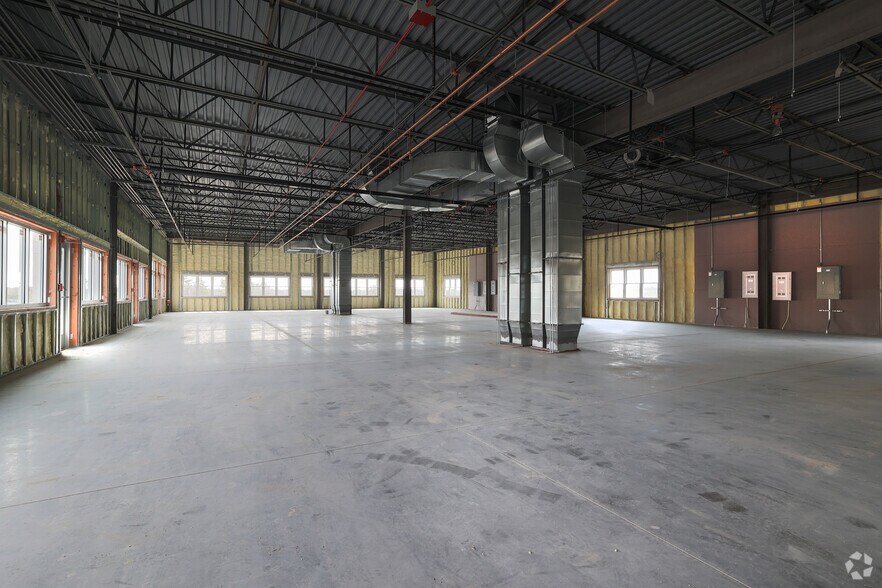 More Photos Of 64 Forest Ridge Dr, Rowley Light Distribution For Lease