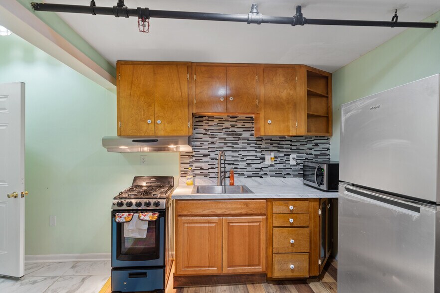 More Photos Of 317 W Fayette St, Syracuse Storefront Retail Office For Sale