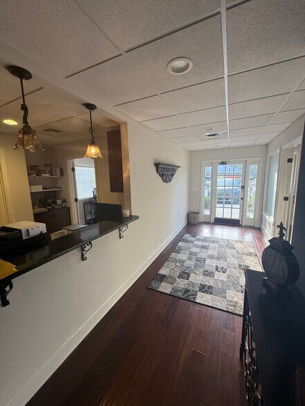 More Photos Of 1680-1684 Metropolitan Cir, Tallahassee Loft Creative Space For Lease