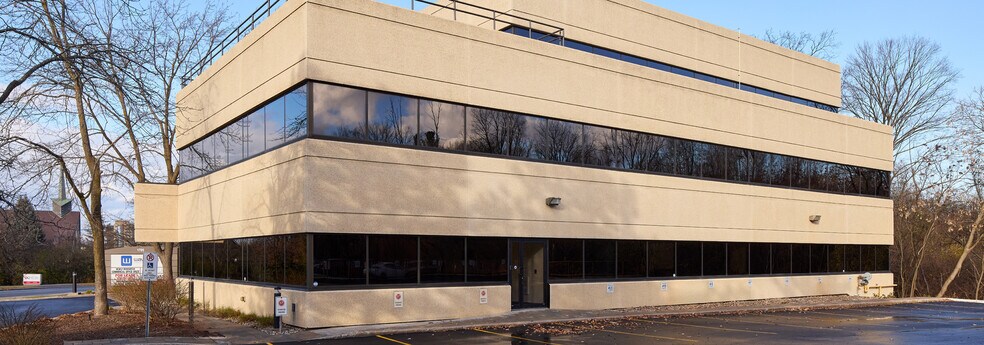 More Photos Of 1785 Alta Vista Dr, Ottawa Office For Lease