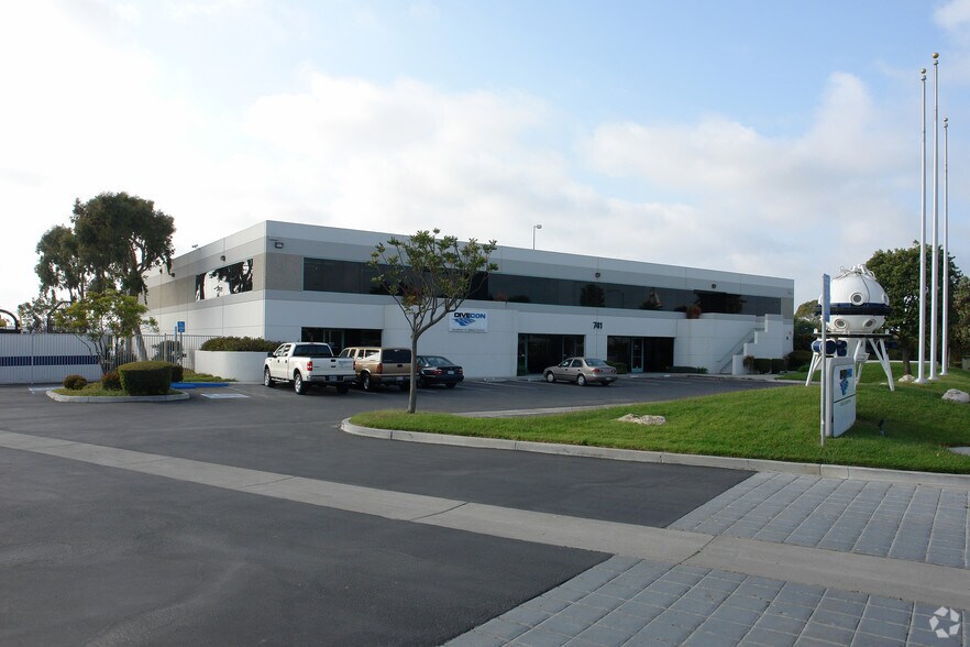 More Photos Of 741 Arcturus Ave, Oxnard Warehouse For Lease