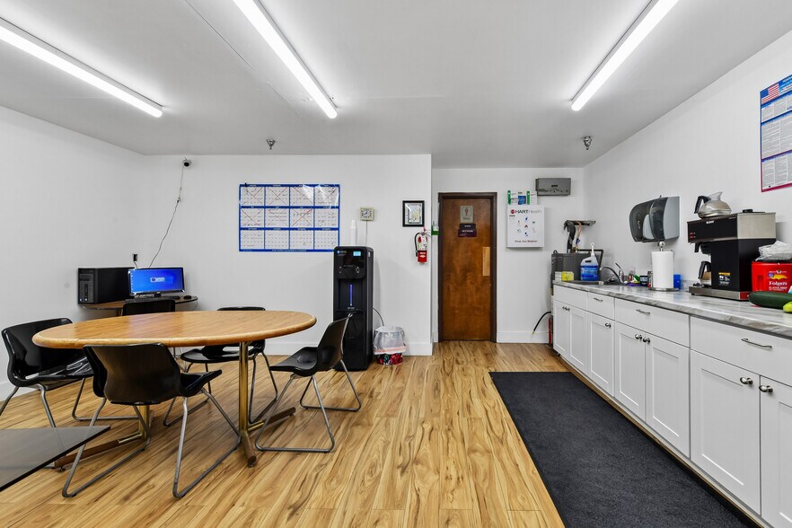 More Photos Of 790 Umatilla St, Denver Warehouse For Sale