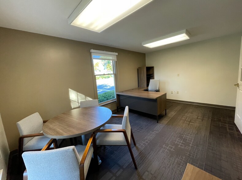 More Photos Of 223 E Main St, Marlborough Bank For Lease