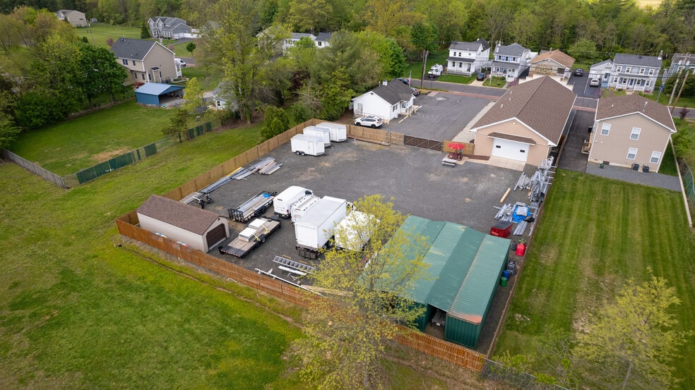 More Photos Of 37 S Main St, Windsor Office Residential For Lease