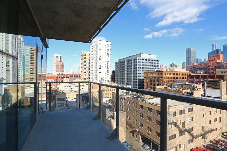 More Photos Of 123 N Desplaines St, Chicago Apartments For Lease