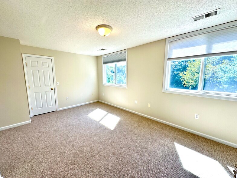 More Photos Of 90 S Main St, East Windsor Office For Sale