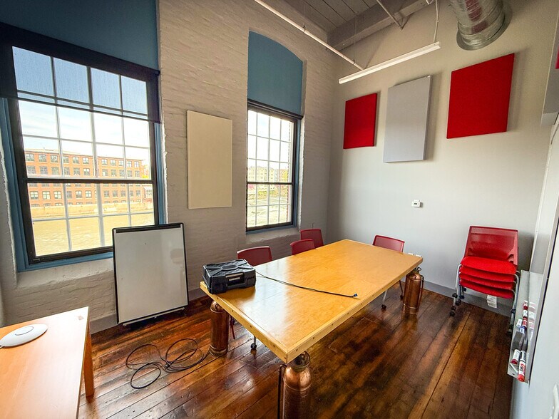 More Photos Of 1 Mill St, Burlington Office For Lease