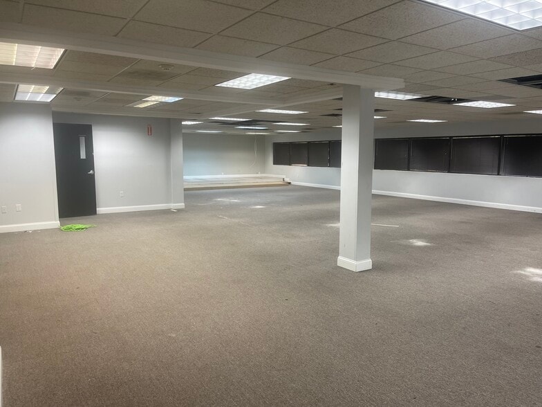 More Photos Of 7960 Baymeadows Way, Jacksonville Office For Lease