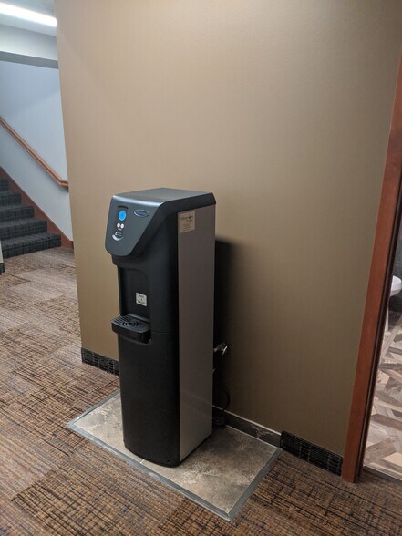 More Photos Of 13951-13959 W Preserve Blvd, Burnsville Loft Creative Space For Lease