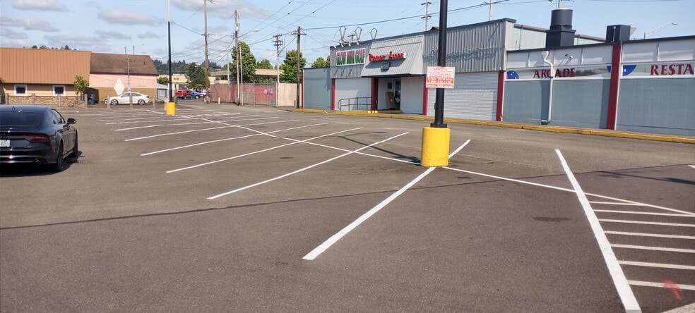 More Photos Of 415 W Heron St, Aberdeen Bowling Alley For Sale