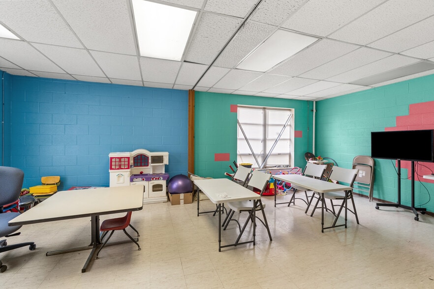 More Photos Of 6202 Dupont St, Flint Religious Facility For Sale