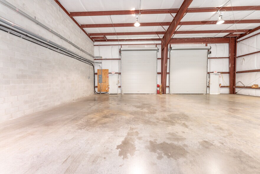 More Photos Of 1501 Sarasota Center Blvd, Sarasota Warehouse For Lease