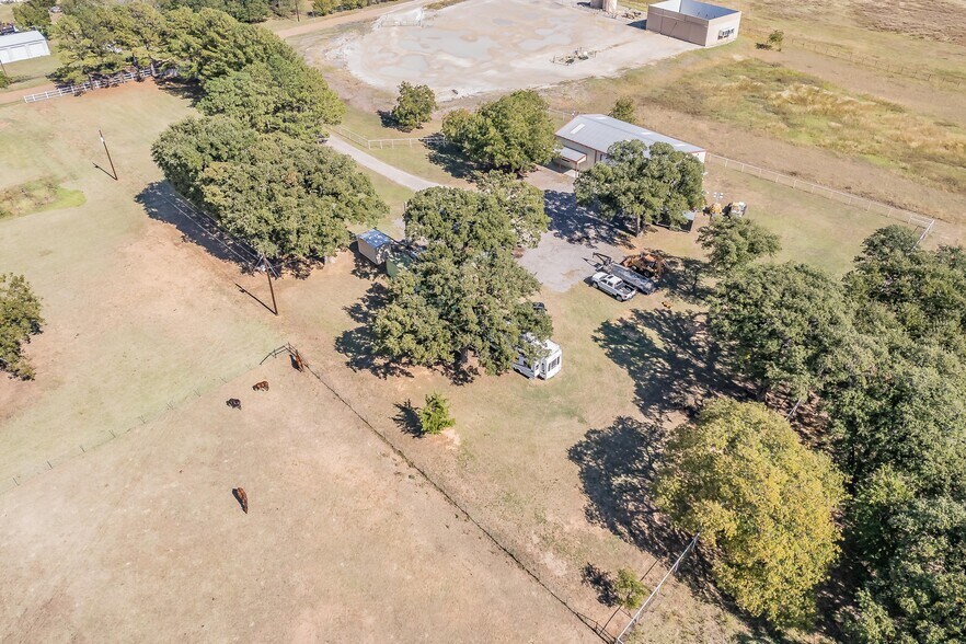 More Photos Of 327 County Road 4851, Newark Industrial For Lease