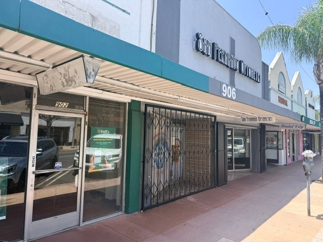 More Photos Of 900-1002 San Fernando Rd, San Fernando General Retail For Lease