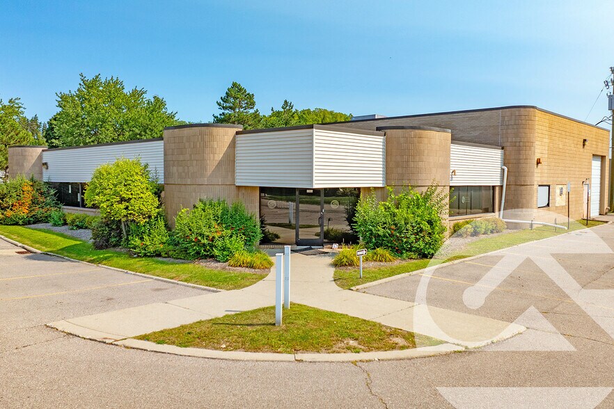 Primary Photo Of 37655 Interchange Drive, Farmington Hills Light Manufacturing For Lease