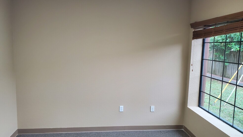 More Photos Of 151 Park Ave, League City Office For Lease