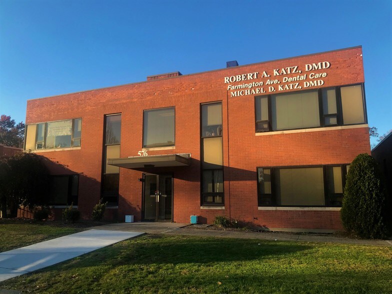 Primary Photo Of 576 Farmington Ave, Hartford Medical For Sale