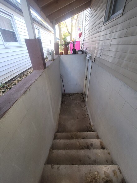 More Photos Of 1458 W 32nd St, Indianapolis Apartments For Sale