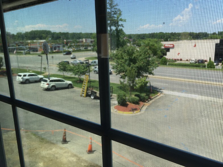 More Photos Of 9999 Brook Rd, Glen Allen Freestanding For Lease