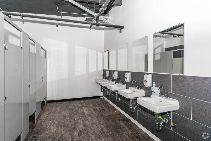 More Photos Of 99 Jersey Ave, New Brunswick Warehouse For Lease