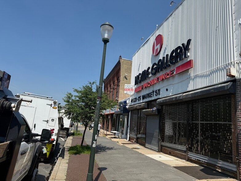 More Photos Of 4023-4025 Market St, Philadelphia Storefront For Lease