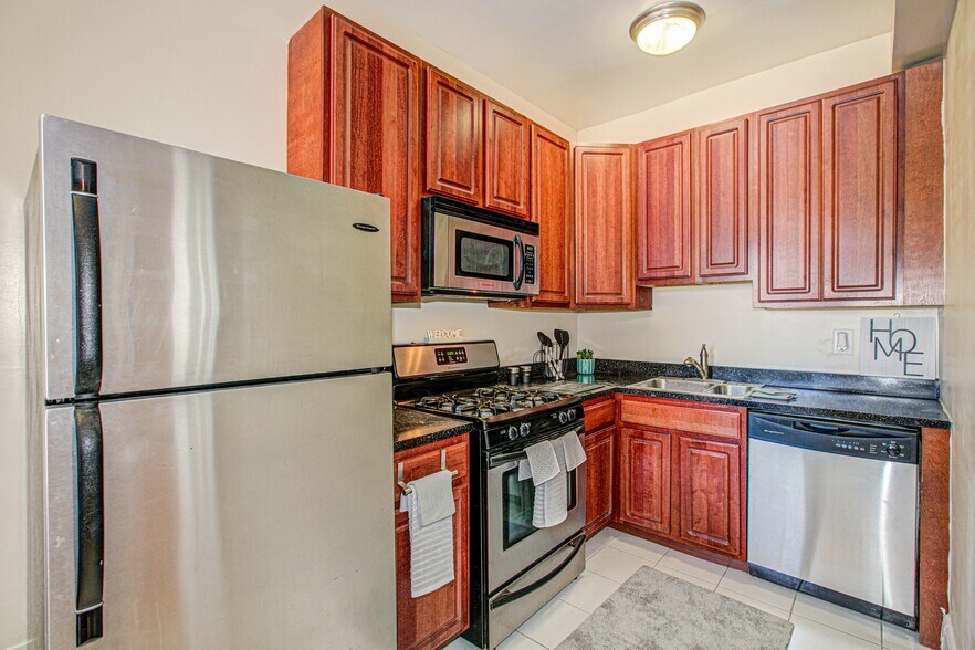 More Photos Of 1616 16th St NW, Washington Apartments For Sale