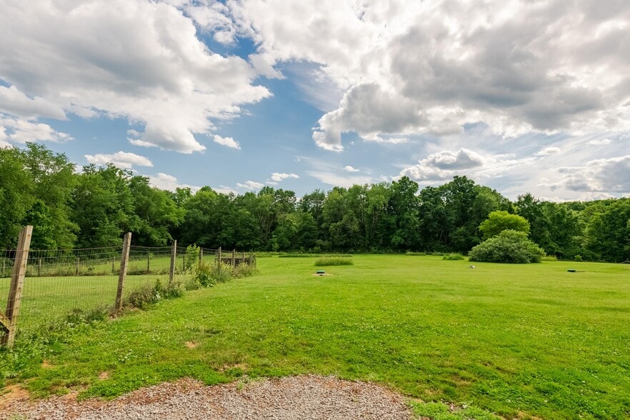 More Photos Of 175 Decoverly Lane, Falls Specialty For Sale