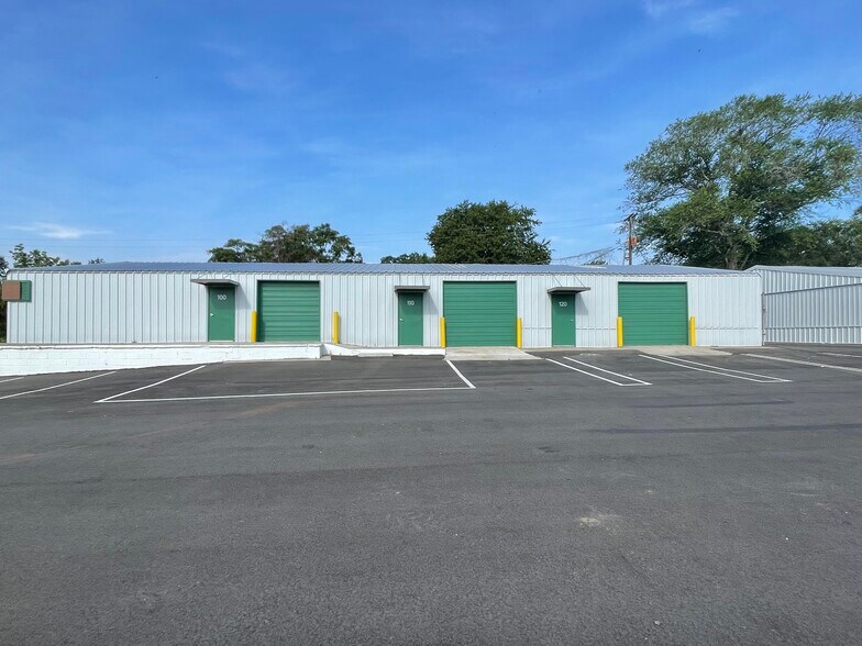 More Photos Of 2140 Beaufort Ave, North Charleston Light Distribution For Lease