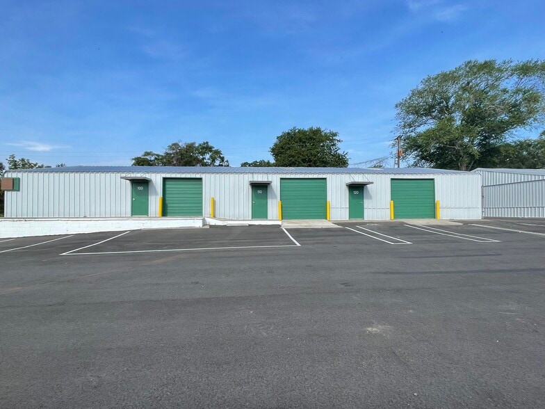More Photos Of 2140 Beaufort Ave, North Charleston Light Distribution For Lease
