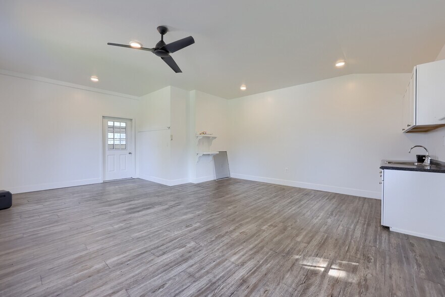 More Photos Of 197 Pencroft Dr N, Holtwood Industrial For Sale