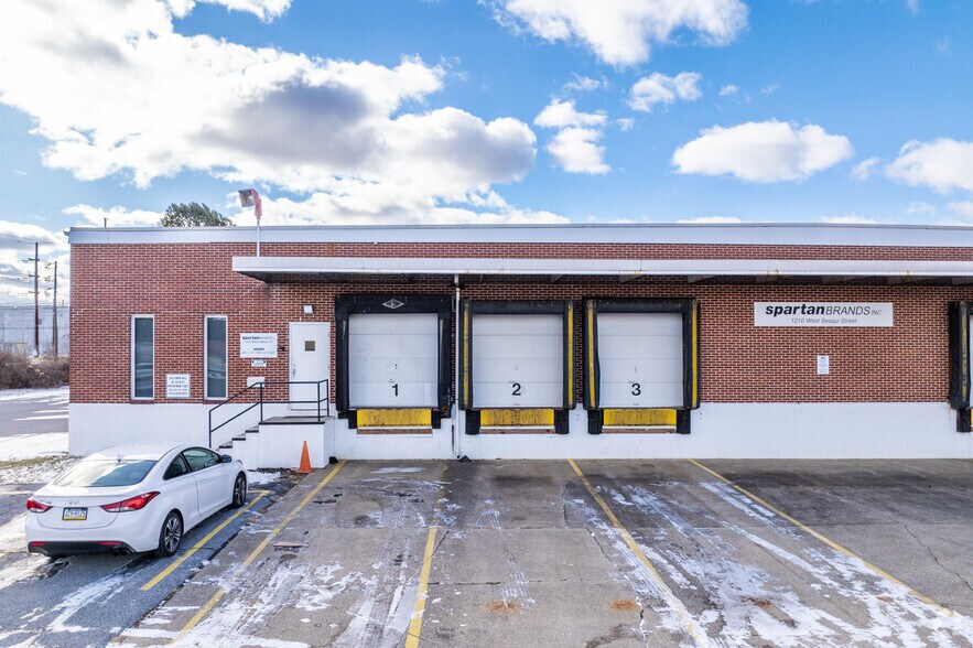 More Photos Of 1210-1236 Sesqui St, Allentown Manufacturing For Lease