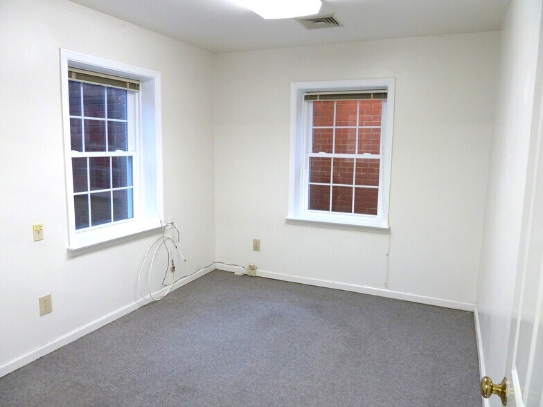 More Photos Of 1682 E Gude Dr, Rockville Office For Sale