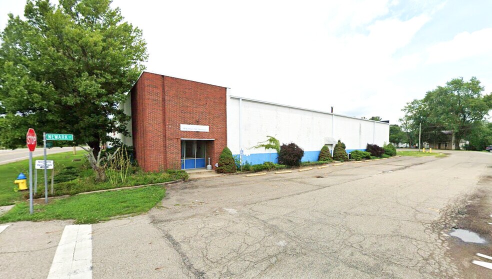 More Photos Of 85 N High St, Hebron Manufacturing For Sale