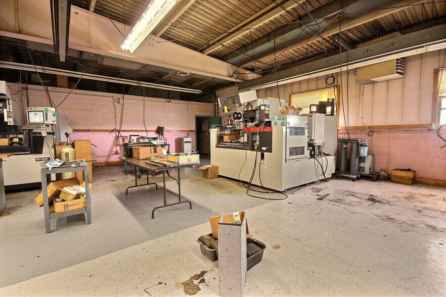 More Photos Of 1431 Production Rd, Fort Wayne Manufacturing For Sale