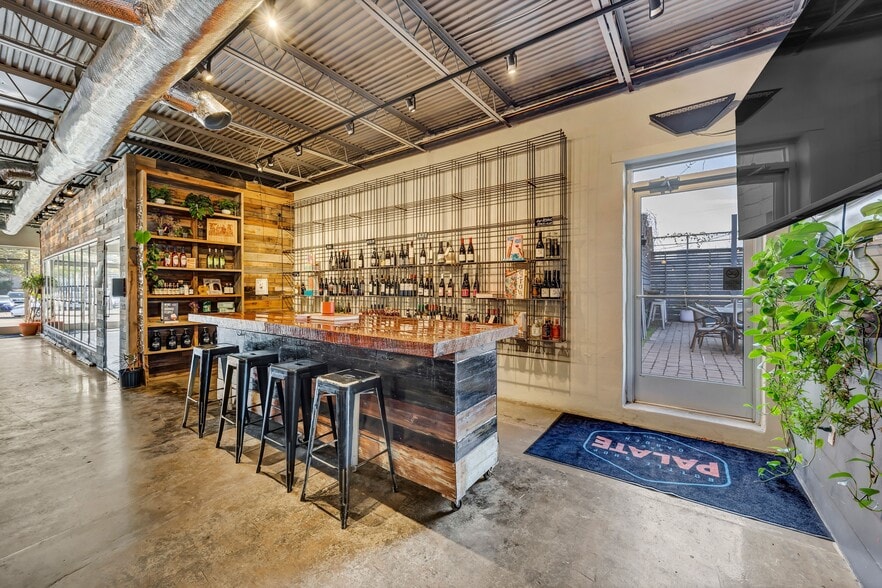 More Photos Of 1007 N 4th St, Wilmington Storefront For Lease